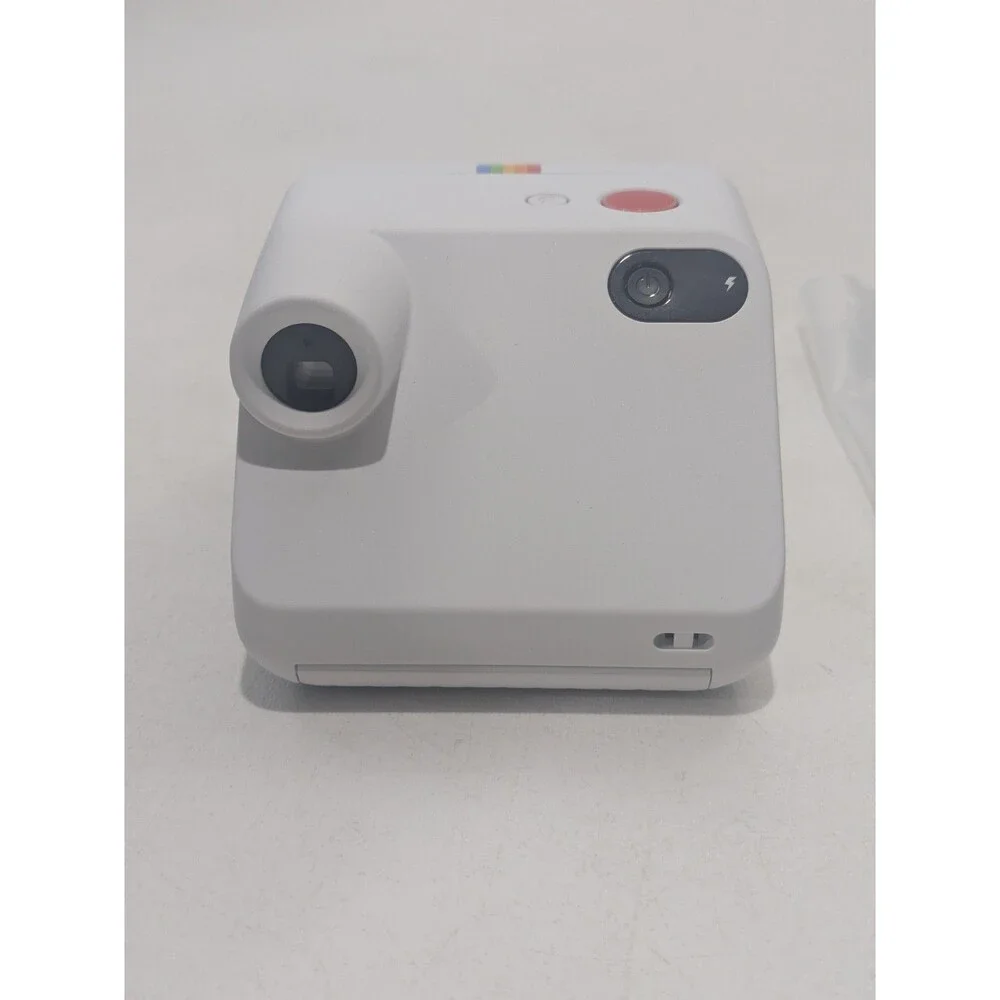 Polaroid Go Instant Mini Camera White